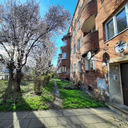 Kawalerka Hallera Wrocław Extérieur photo